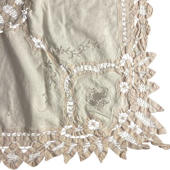 VTG Battenberg Cutwork Lace Ivory Linen Tablecloth Hand Embroidered W/6 Napkins - Picture 5 of 16